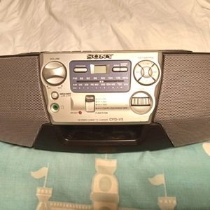 Sony CD Radio Cassette Player Recorder Model NO. CfD-V5